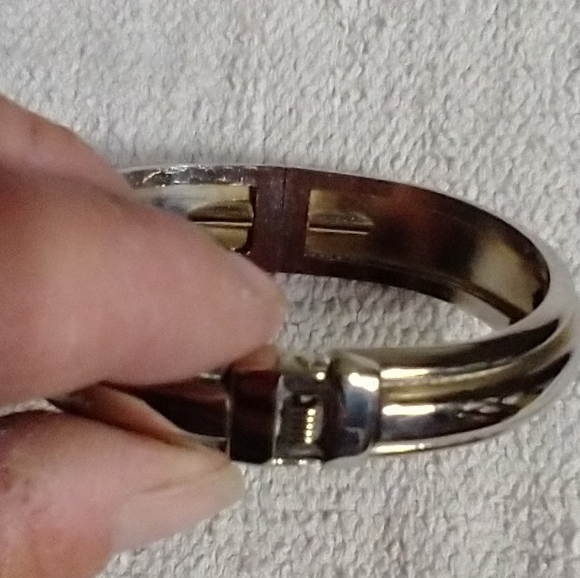 Silvertone hinged bangle bracelet - Picture 4 of 6